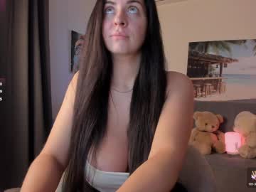 Sexy live cam screenshot of victorias_world's webcam / video chat room