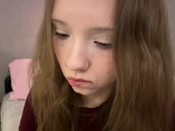 Sexy live cam screenshot of willenasow's webcam / video chat room