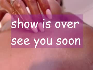 Sexy live cam screenshot of yourlovelykat's webcam / video chat room