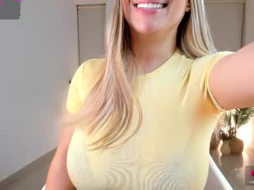 Sexy live cam screenshot of ann__w's webcam / video chat room