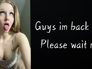 Sexy live cam screenshot of carollkaps's webcam / video chat room