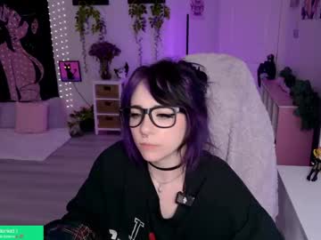 Sexy live cam screenshot of crimsonkitten's webcam / video chat room