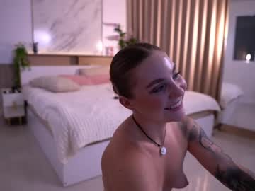 Sexy live cam screenshot of cute__foxy's webcam / video chat room