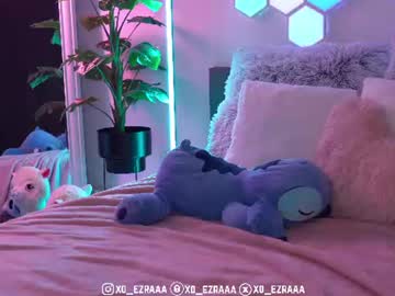 Sexy live cam screenshot of ezra's webcam / video chat room