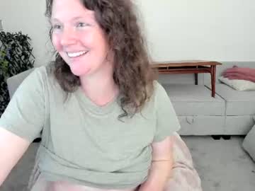 Sexy live cam screenshot of haylee_love's webcam / video chat room