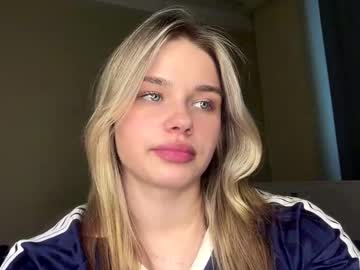 Sexy live cam screenshot of laurineleconey's webcam / video chat room