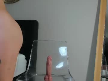 Sexy live cam screenshot of mazekyn's webcam / video chat room