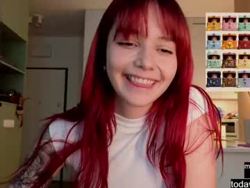 Sexy live cam screenshot of oooops__'s webcam / video chat room