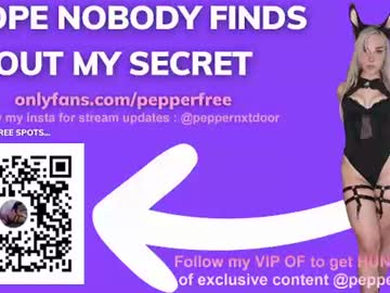 Sexy live cam screenshot of pepperxminthe's webcam / video chat room