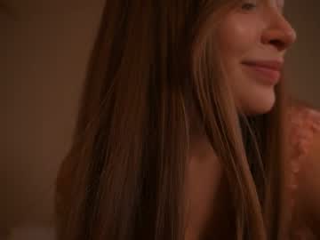 Sexy live cam screenshot of sophiephoria's webcam / video chat room