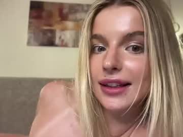 Sexy live cam screenshot of sunshine_diana_'s webcam / video chat room