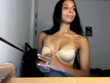 Sexy live cam screenshot of thearisage's webcam / video chat room