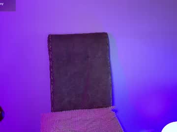 Sexy live cam screenshot of theblue_moonie's webcam / video chat room