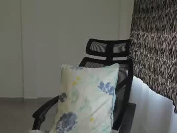 Sexy live cam screenshot of anngiepaola's webcam / video chat room