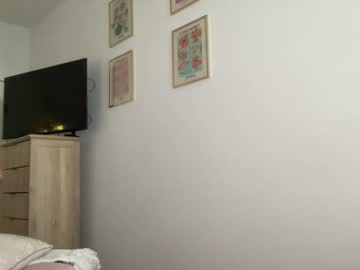 Sexy live cam screenshot of carolineoxox's webcam / video chat room