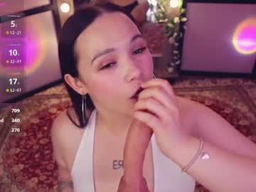 Sexy live cam screenshot of chery_lady22's webcam / video chat room