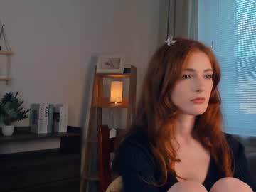 Sexy live cam screenshot of crystlegillins's webcam / video chat room