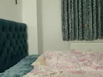Sexy live cam screenshot of evaevaevaevaevaeva's webcam / video chat room