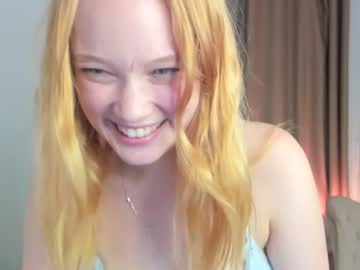 Sexy live cam screenshot of jennifer_shy_'s webcam / video chat room