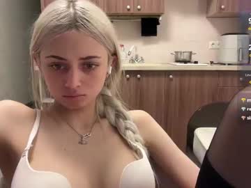 Sexy live cam screenshot of karensimilton's webcam / video chat room