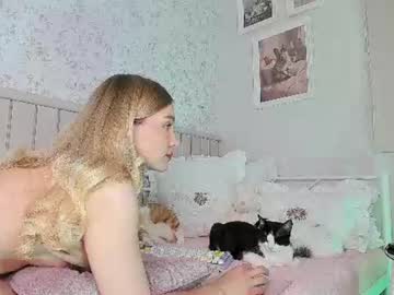 Sexy live cam screenshot of kitty__sophie's webcam / video chat room