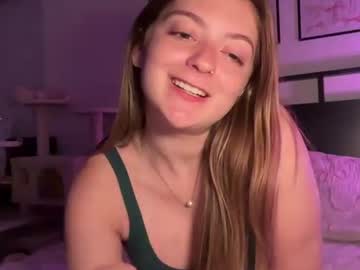 Sexy live cam screenshot of mollyxxxmoon's webcam / video chat room
