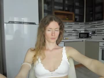 Sexy live cam screenshot of oksanafedorova's webcam / video chat room