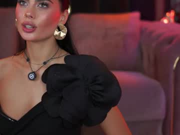 Sexy live cam screenshot of ravennadarcy's webcam / video chat room