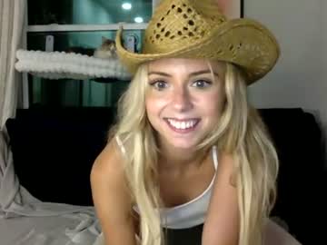 Sexy live cam screenshot of twofrens's webcam / video chat room
