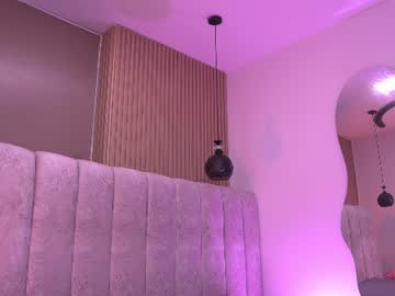 Sexy live cam screenshot of vvioleta_'s webcam / video chat room