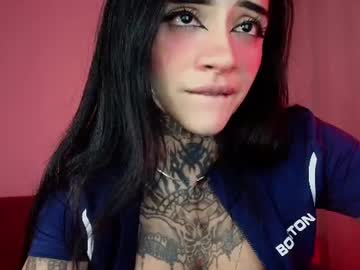 Sexy live cam screenshot of alessafrost_'s webcam / video chat room