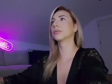 Sexy live cam screenshot of allayah's webcam / video chat room