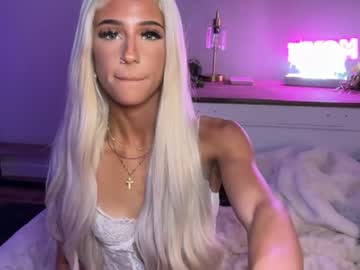 Sexy live cam screenshot of allyyyxoxo's webcam / video chat room