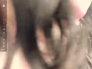 Sexy live cam screenshot of assuri_love's webcam / video chat room