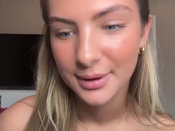 Sexy live cam screenshot of av3ryyyy's webcam / video chat room