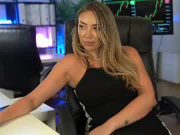 Sexy live cam screenshot of babesgowild's webcam / video chat room