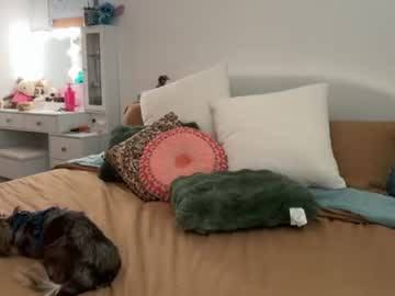 Sexy live cam screenshot of cami_calderon's webcam / video chat room