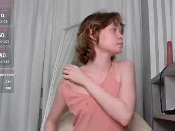 Sexy live cam screenshot of caramelangels's webcam / video chat room