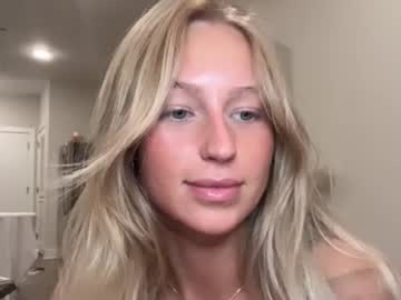 Sexy live cam screenshot of caseyyyhere's webcam / video chat room