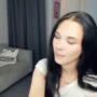 Sexy live cam screenshot of deedrabrochu's webcam / video chat room