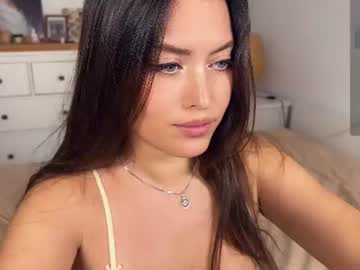Sexy live cam screenshot of elenalooove's webcam / video chat room