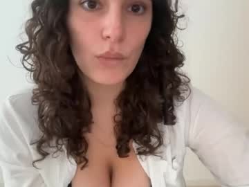 Sexy live cam screenshot of freckledeer's webcam / video chat room