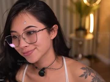 Sexy live cam screenshot of gigi_ulala's webcam / video chat room