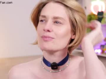 Sexy live cam screenshot of island_peach's webcam / video chat room