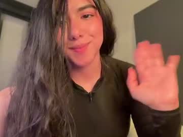 Sexy live cam screenshot of latinella's webcam / video chat room