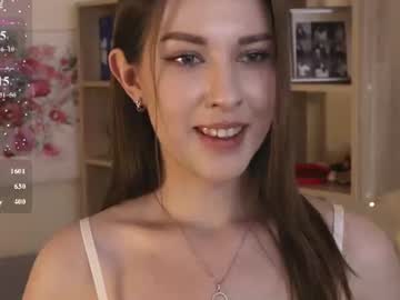 Sexy live cam screenshot of linda__williams's webcam / video chat room