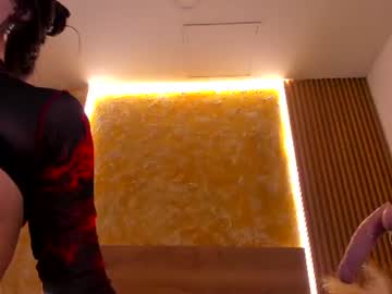 Sexy live cam screenshot of megan_leal1's webcam / video chat room