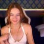 Sexy live cam screenshot of mirellember's webcam / video chat room