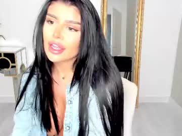 Sexy live cam screenshot of moniqueeass's webcam / video chat room