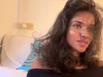 Sexy live cam screenshot of mriea_'s webcam / video chat room